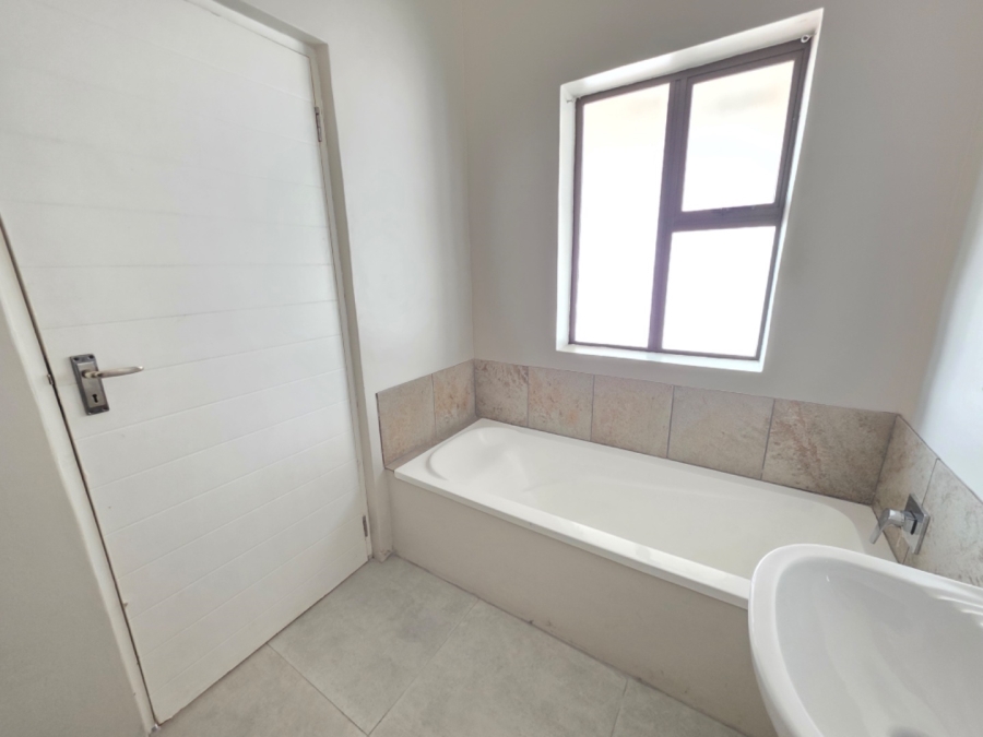 To Let 3 Bedroom Property for Rent in Fairview Golf Estate Western Cape